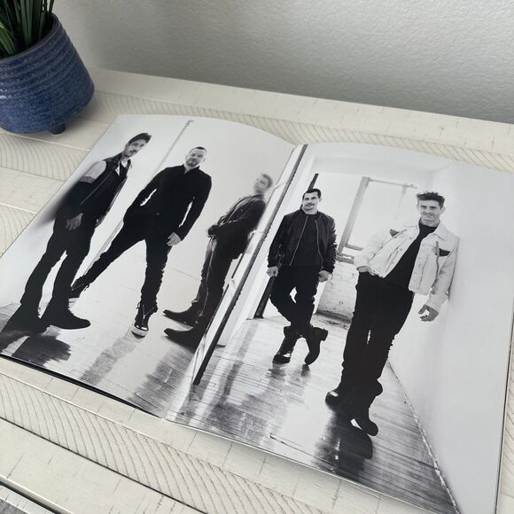 KOTB Mixtape Tour Book - Concert Tour Memorabilia- New kids On The Block 2019 - Picture 12 of 14